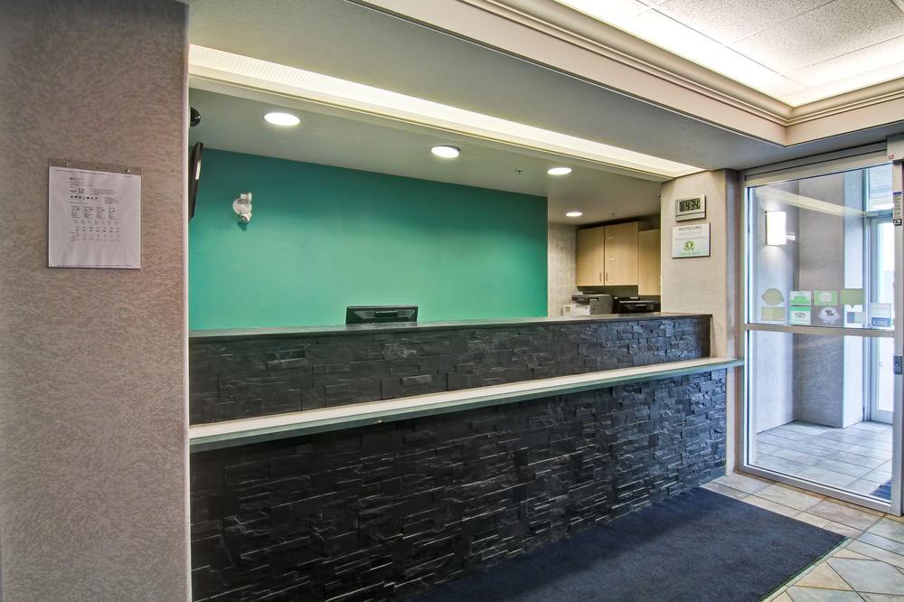 Home Inn Medicine Hat Εξωτερικό φωτογραφία