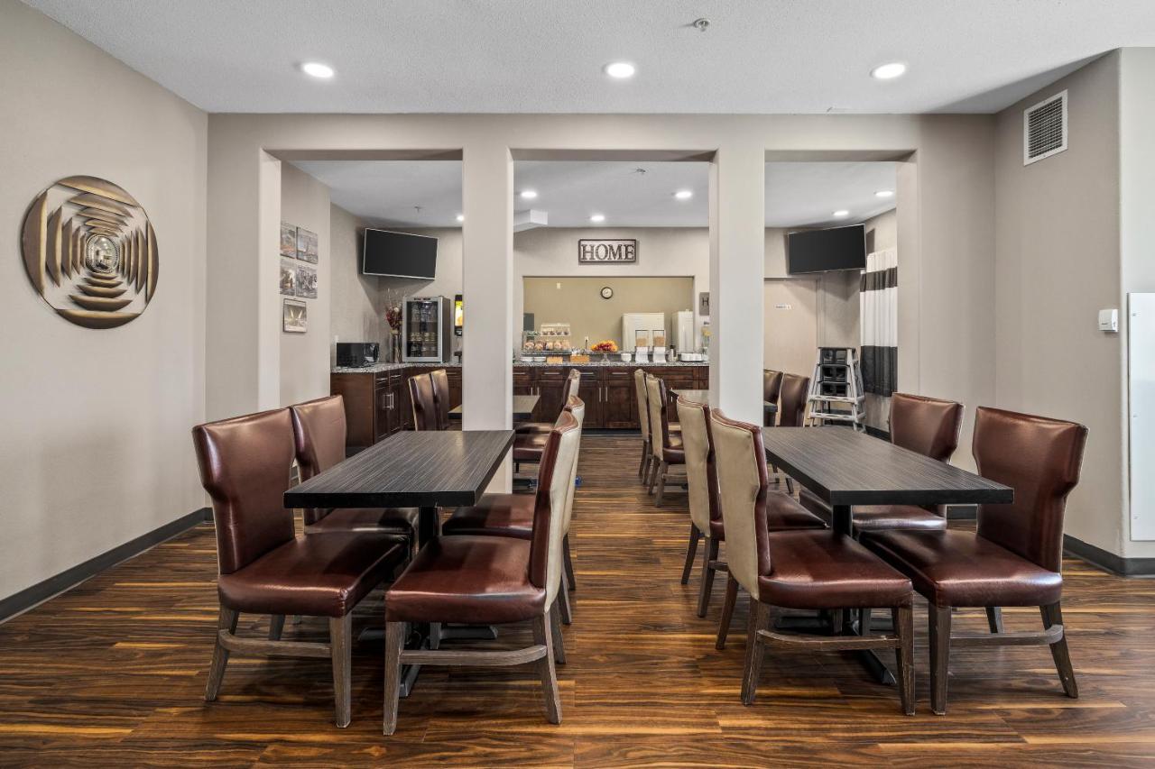 Home Inn Medicine Hat Εξωτερικό φωτογραφία