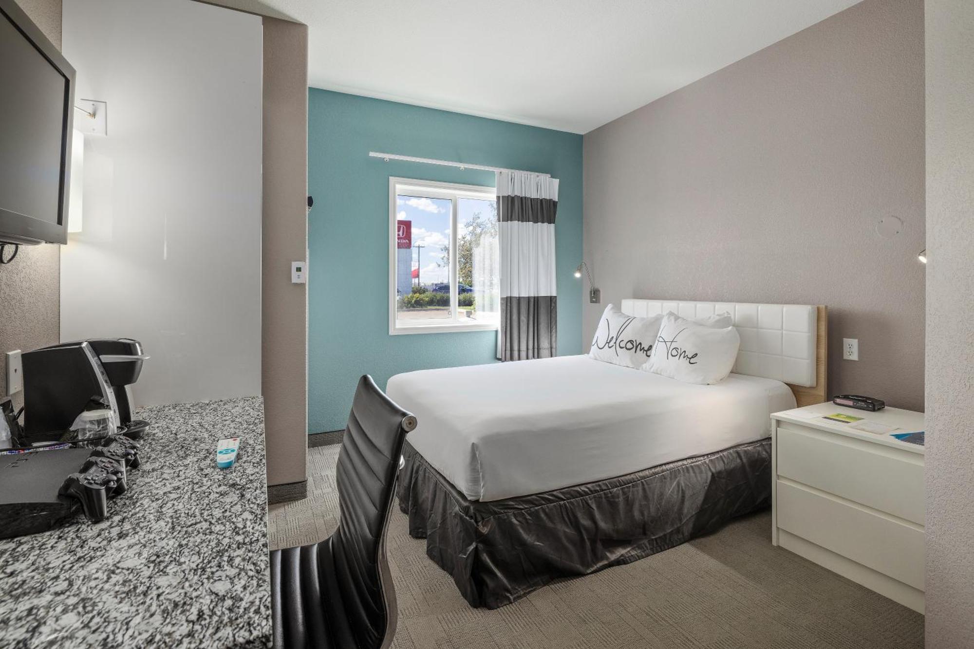 Home Inn Medicine Hat Εξωτερικό φωτογραφία