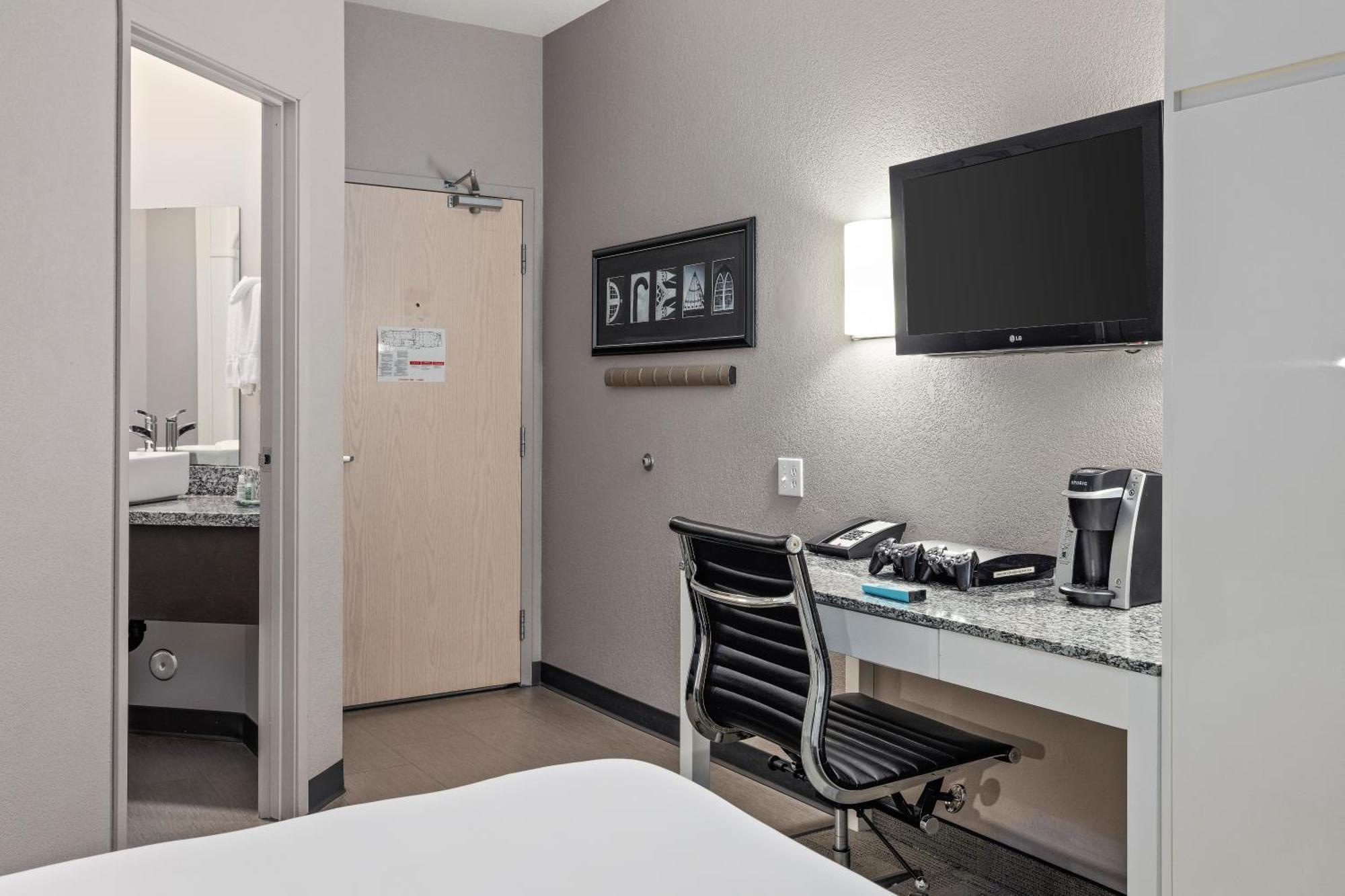 Home Inn Medicine Hat Εξωτερικό φωτογραφία